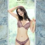 Discover the Captivating World of Photography in ‘ThirtyThree: SHIOSAWA REIKA FIRST SHASHINSHUU (MONA concept) (Japanese Edition) – A Stunning Review of Artistry and Emotion